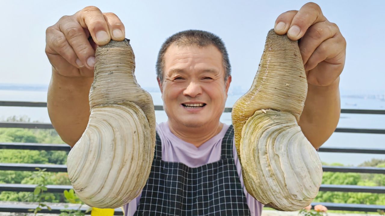 1215元买6个象拔蚌,阿胖山做"椒盐象拔蚌",一般人不敢这么吃