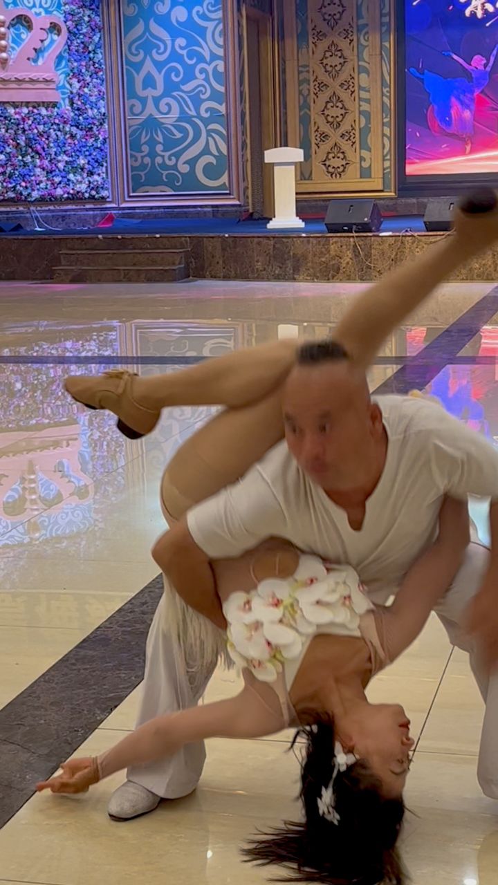 小胖和周颖精彩的双人舞 百看不厌