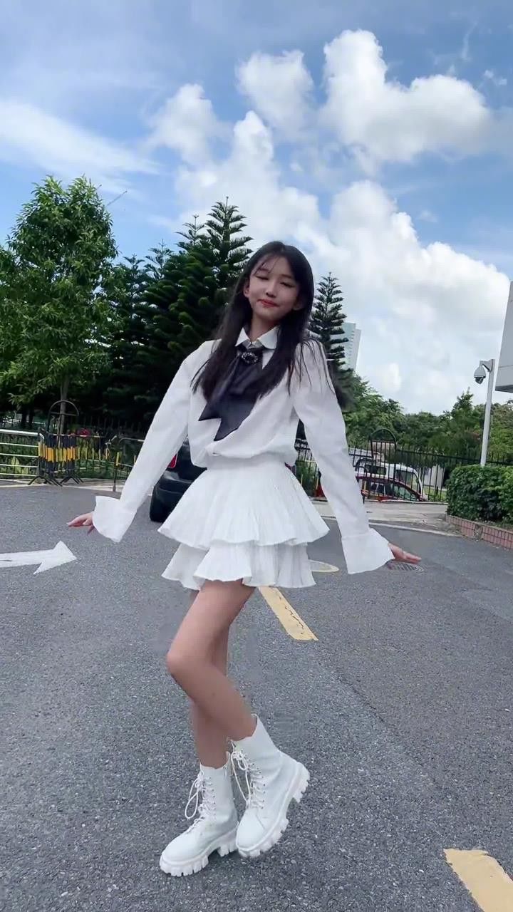 好美的天 要在喜欢的地方跳喜欢的舞蹈 是一件开心的事情宋小睿#美女