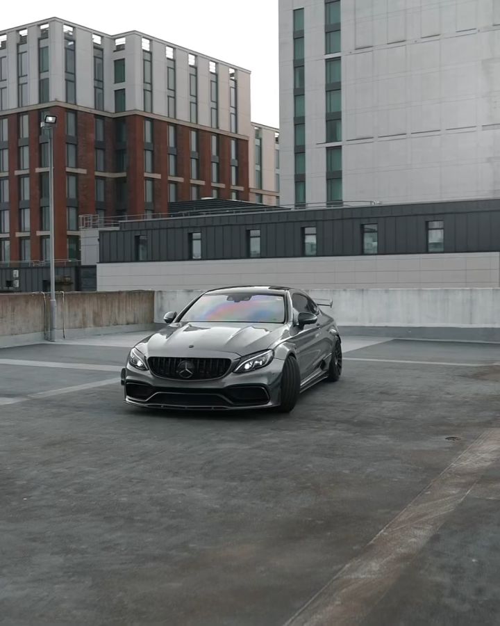 奔驰c63amg&airbft气动避震原地低趴姿态展示