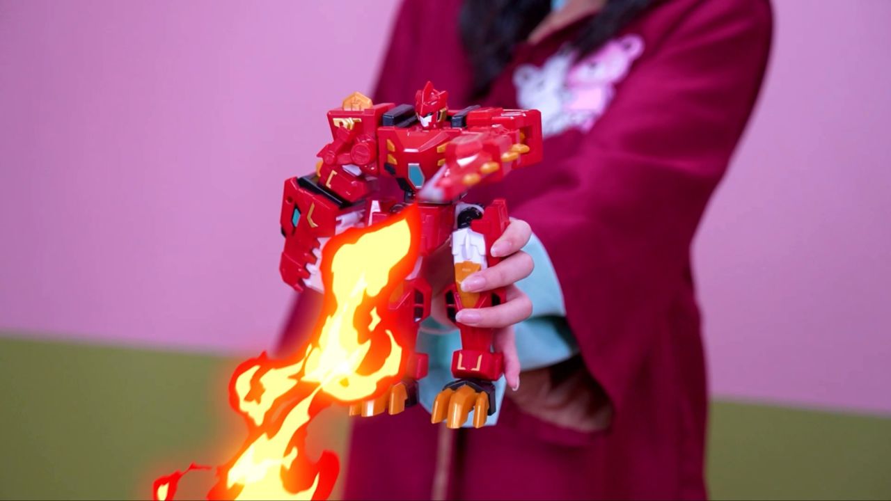 【心奇爆龙战车】使用机器人能打开奥特曼卡片吗?