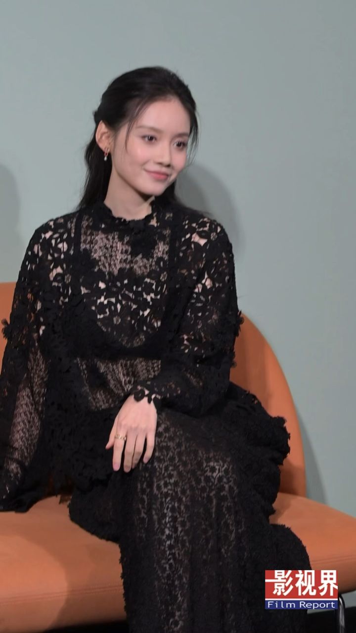 孙伊涵出席"2024 fashion pop & film 时尚电影之夜",今天的穿搭有些