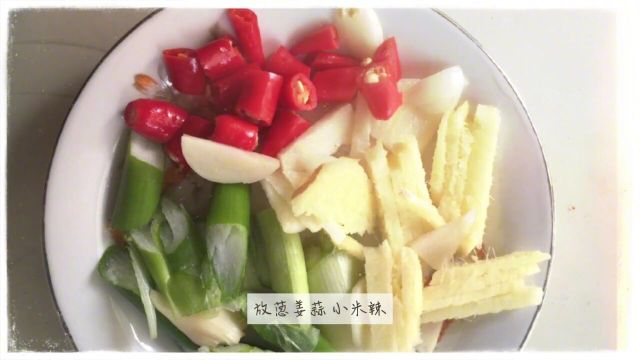 菠萝牛肉大家都会做吗?家里还有冰箱的宝宝可以试试这个做法