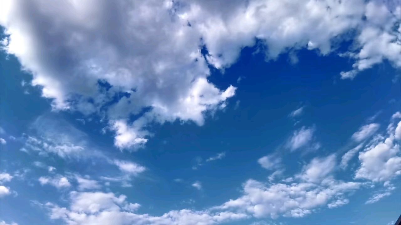 天空里漂流的一片云