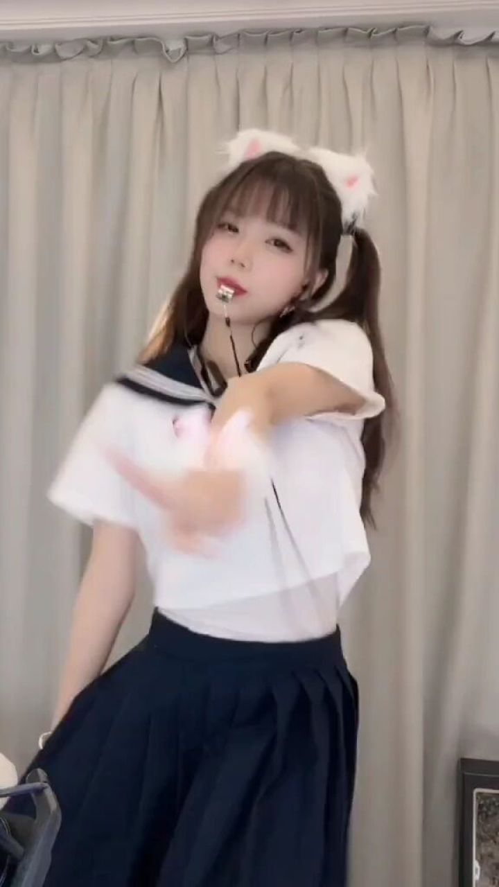 美女 #甜系女孩 #uu老板 打工人uu在线哨子舞