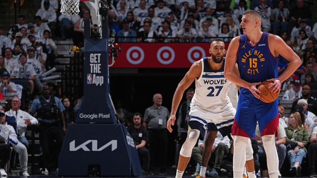 掘金117-90森林狼 约基奇24+14+9穆雷24+5率队扳回一城