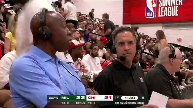 NBA夏季联赛：雄鹿vs公牛第1节英文原声回放