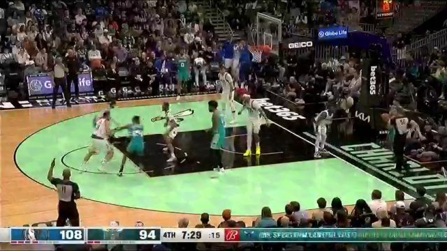 NBA常规赛：独行侠vs黄蜂第4节英文原声回放