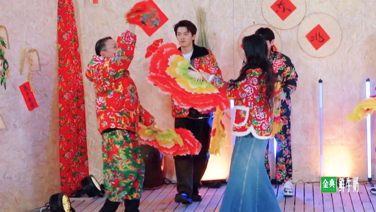 宋丹丹孟子义扭秧歌摆扇子花,浓浓东北味儿_高清1080P在线观看平台_腾讯视频