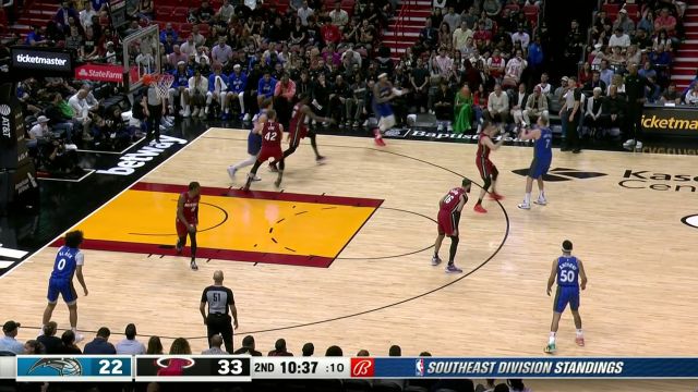 粗中有细！大瓦格纳突破秀技术 低手细腻上篮得手拿下2+1