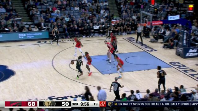 莫兰特三人围堵之下遭断球 巴恩斯加足马力甩开大步单臂灌筐