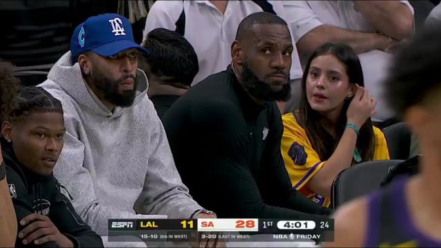 NBA常规赛：湖人vs马刺第1节中文解说回放
