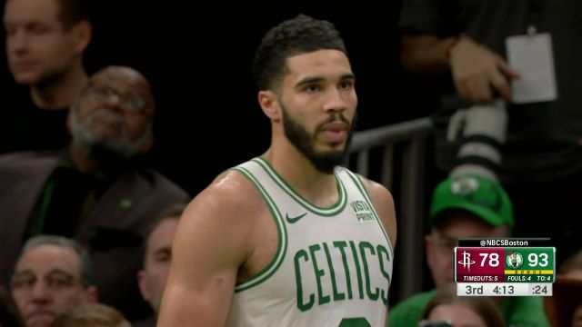 展现球星绝对统治能力！布朗单节狂砍21分开启个人得分秀