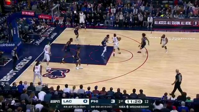 这压力拉满了！哈登做客费城遭球迷狂嘘 三分不中引得全场欢呼