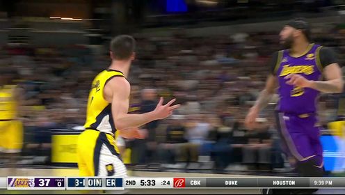 《NBA全场集锦》大礼笑纳！麦康奈尔命中大空位三分后尽情庆祝