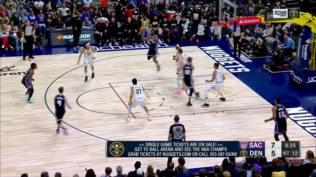 基根默里再中三分 穆雷杀入篮下上篮取分还以颜色