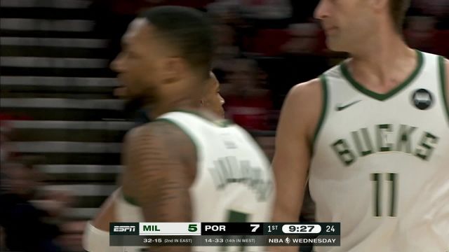 雄鹿vs开拓者五佳球 西蒙斯大心脏反超得分 利指导罕见滑翔暴扣