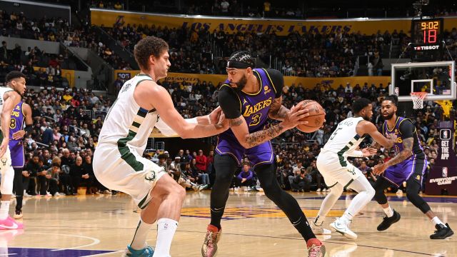 雄鹿122-123湖人 拉塞尔爆砍44分丁威迪致命封盖利拉德