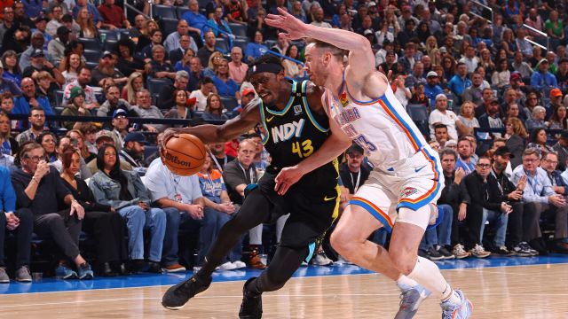 西亚卡姆vs雷霆集锦 拿到18+11状态在线