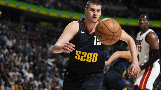 约基奇vs热火集锦 全场18+11+7全面发挥球队定海神针