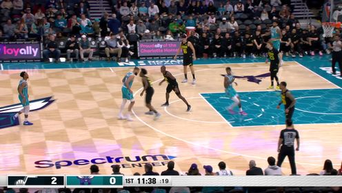 《TOP时刻》27日NBA最佳镜头 史密斯写意传球助布里奇斯飞身虐筐