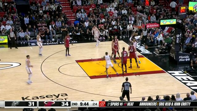 绝对的篮球天赋！文班亚马持球推进与韦斯利完成撞墙配合展翅翱翔单手劈扣