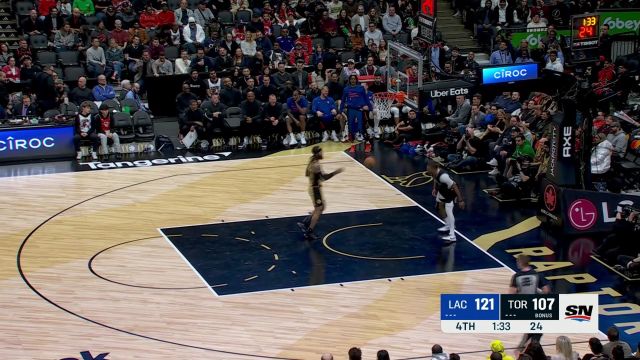 着急下班！鲍威尔里突外投连取五分杀死比赛