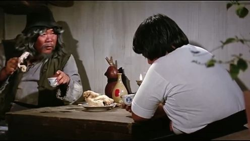 林世荣：据说演员这段是真吃，绝杀白斩鸡配二两白酒，那叫一个香