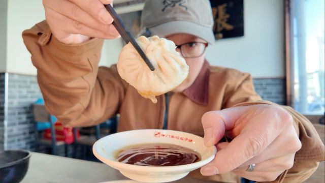 天津20年包子老店,津味素包子绝对特色,猪肉三鲜一口爆汁!