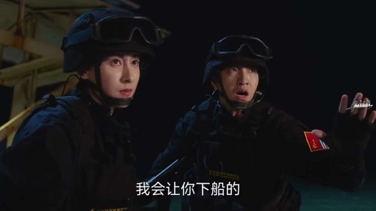 爱上海军蓝：伍肆执行任务期间发现劫持的人质竟是女朋友唐歆，依旧临危不乱成功解救_高清