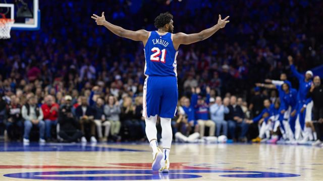 恩比德复出就爆发：狂砍41+10创四大纪录比肩张伯伦，KD发文称赞