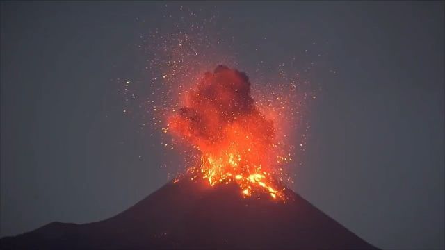 日本的富士山会爆发吗?#科普#富士山