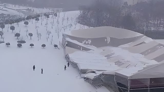 河南信阳一在建体育馆被暴雪压塌?应急局:无人员伤亡