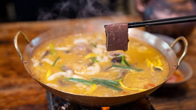 重庆沙坪坝区磁器口豆汤毛血旺,请你吃年夜饭