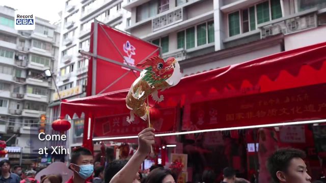 Video|Big flower market opens in Yuexiu District