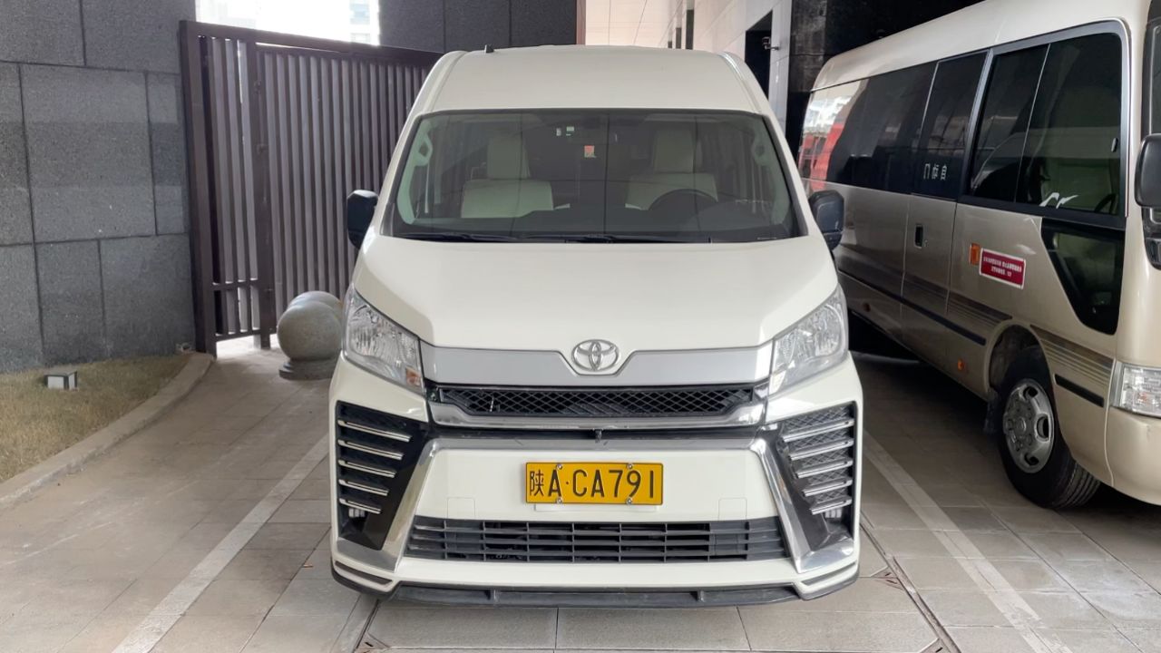 黄牌13座第六代丰田海狮h300