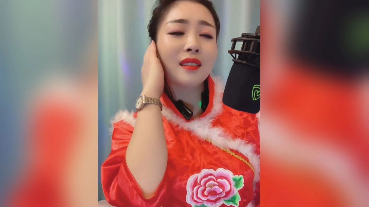 陕北民歌《泪蛋蛋掉在酒杯杯里》刘巧巧