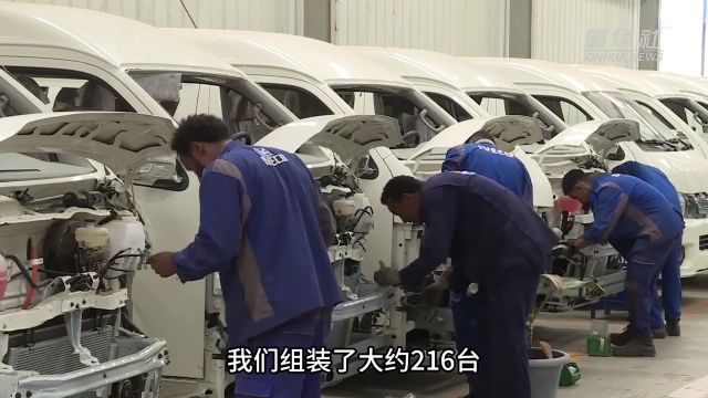 中国电动小巴驶上“非洲屋脊”