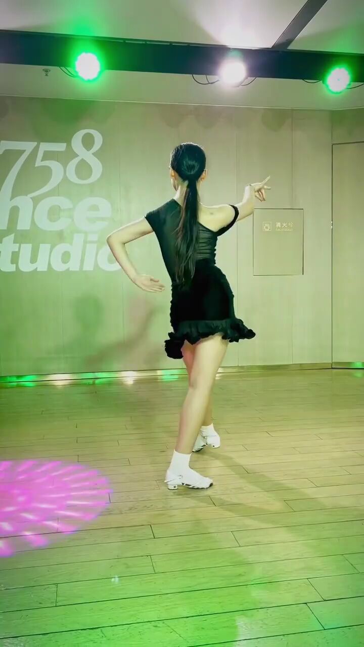 张昕妍 牙牙 拉丁舞 国标女孩 一起来感受拉丁舞的魅力 伦巴 拉丁教学