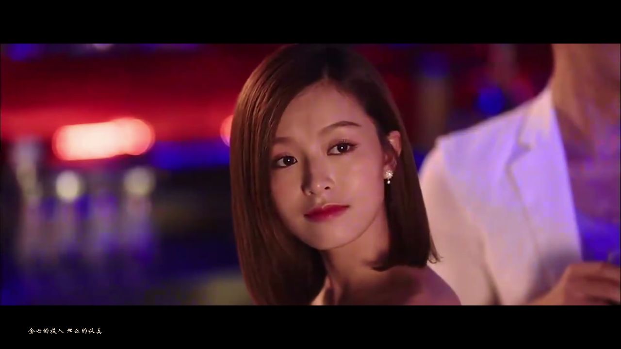 歌名 陈瑞 - 为爱流泪的女人(dj何鹏版)美女舞蹈 精彩在后头