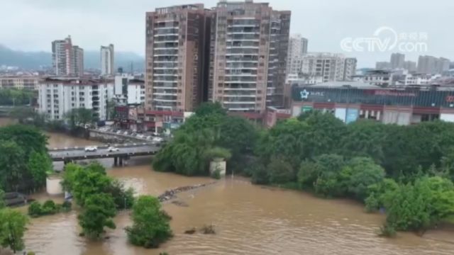 江西赣州:持续降雨,多地开闸泄洪