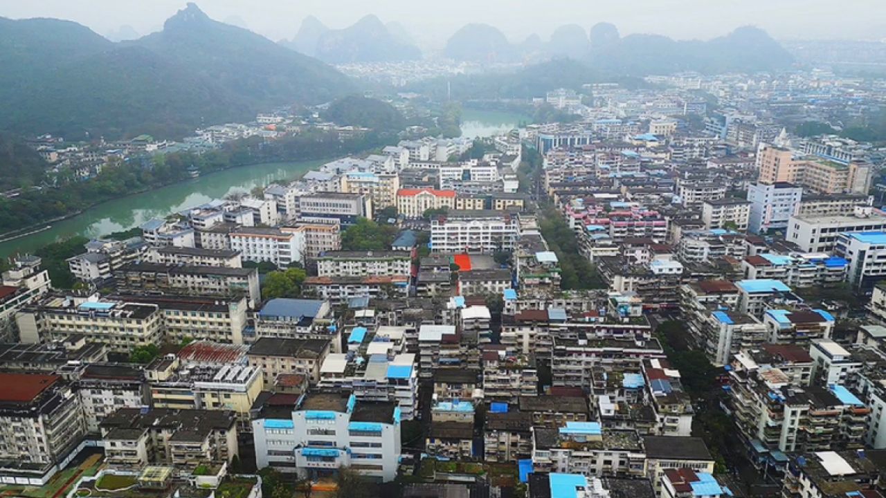 中国桂林,上午9点30分,桂林市叠彩区,真实现场状况