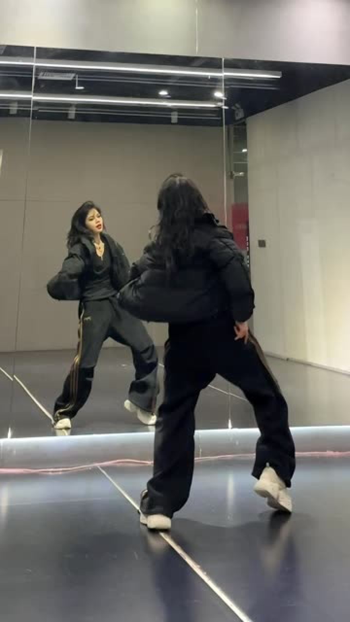 这支舞真的是又帅又辣的 #当泫雅碰上权志龙 #面条编舞