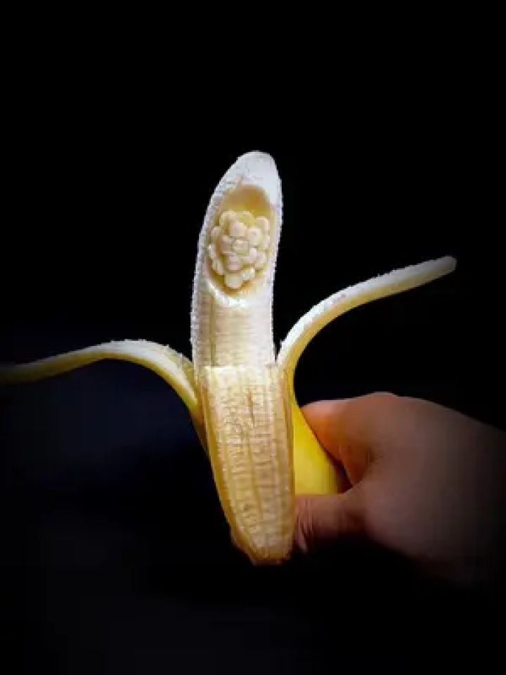 香蕉做成吃不起的样子#刀工 #吃出仪式感 #香蕉 #雕刻 #果蔬雕刻