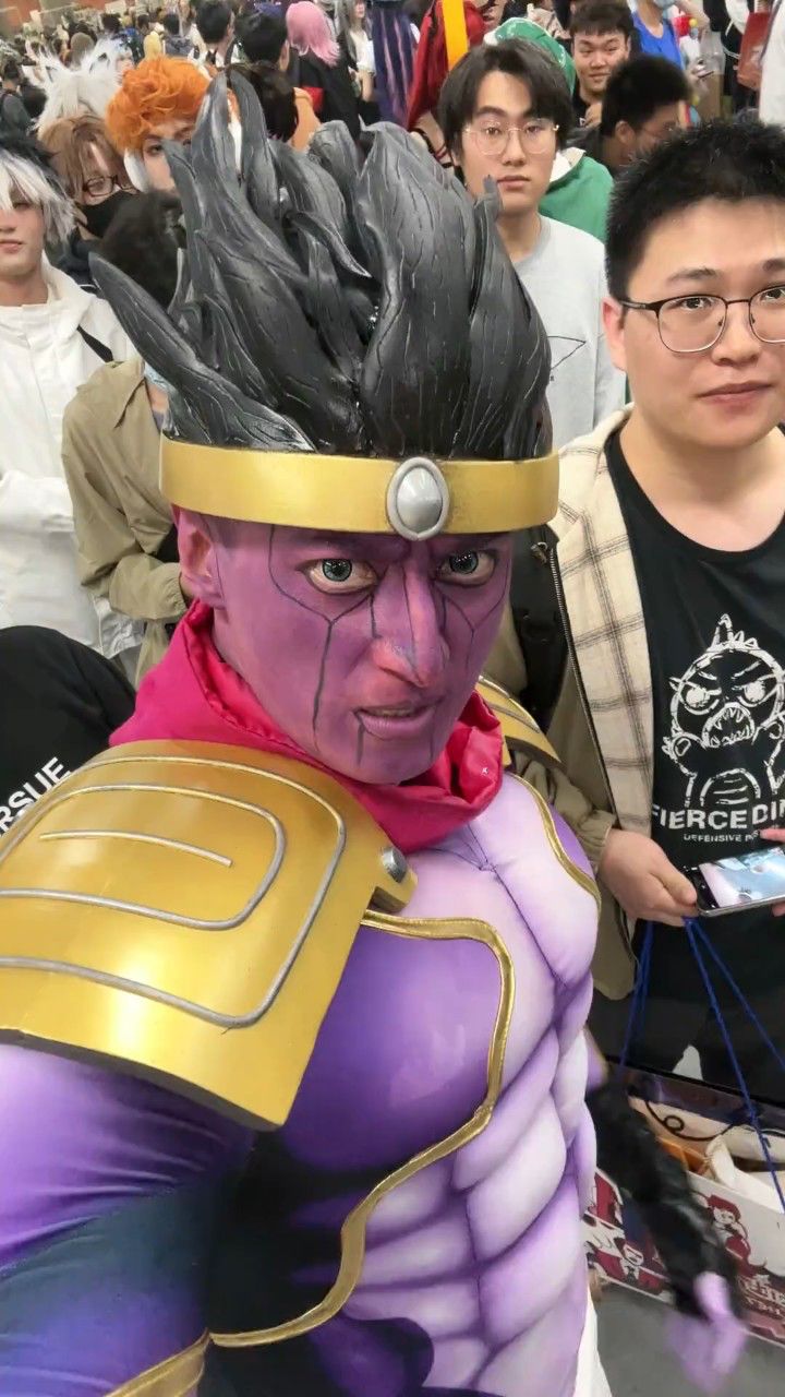 当我在漫展cos白金之星时