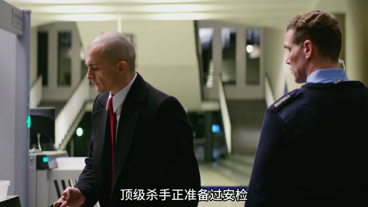 顶级杀手过安检查出一把狙击枪,但他丝毫不慌!电影:代号47