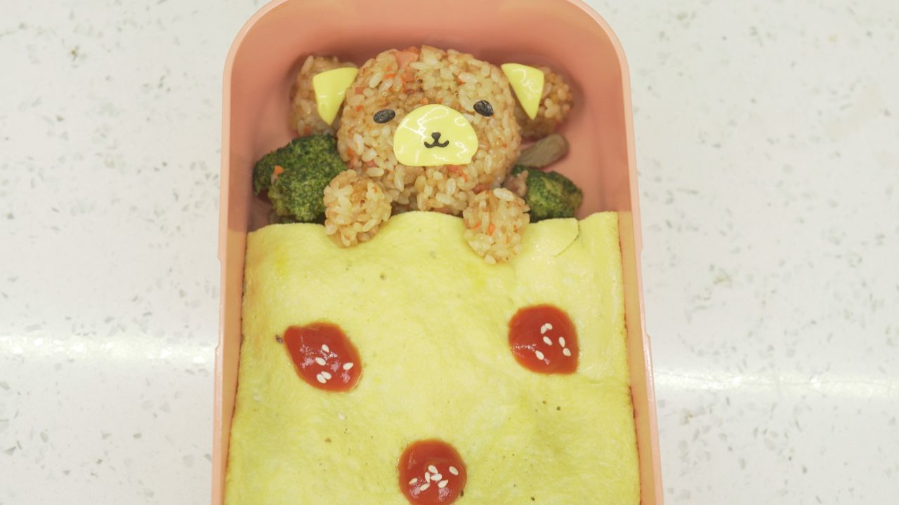 这么可爱的小熊便当,应该能好好吃饭了吧!