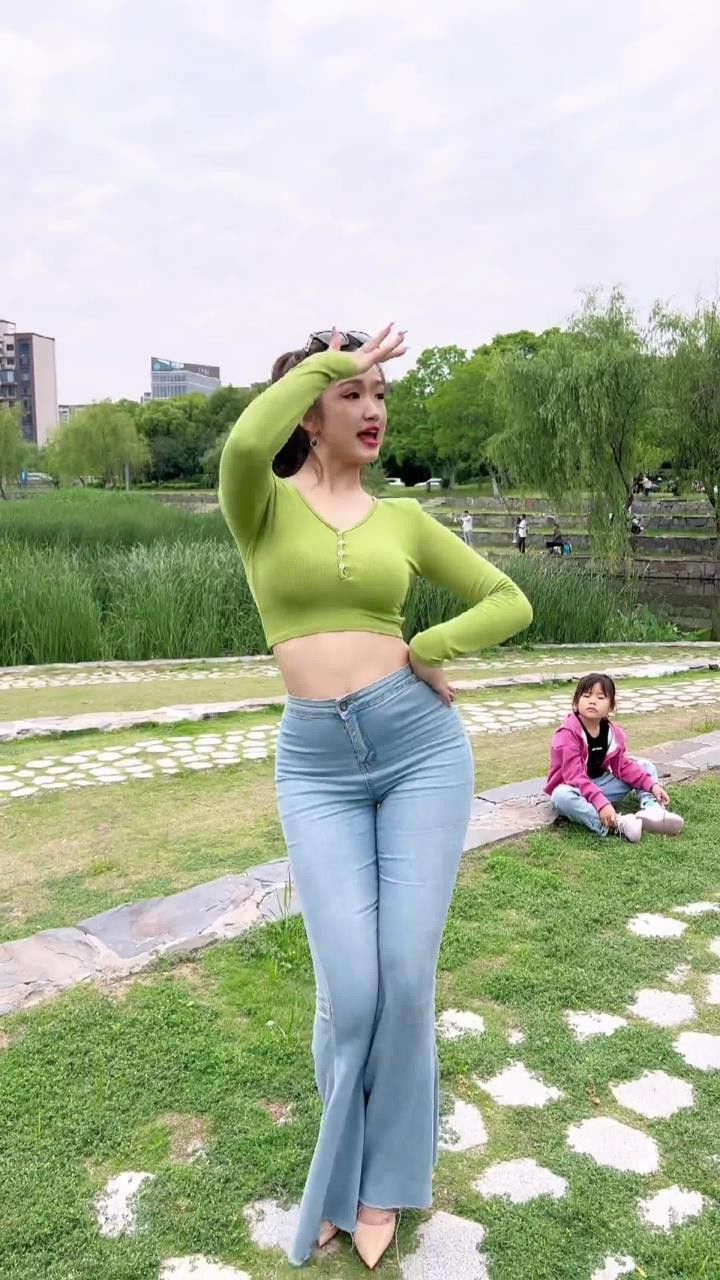 又刷到这个母老虎了#梨形身材#微胖女人