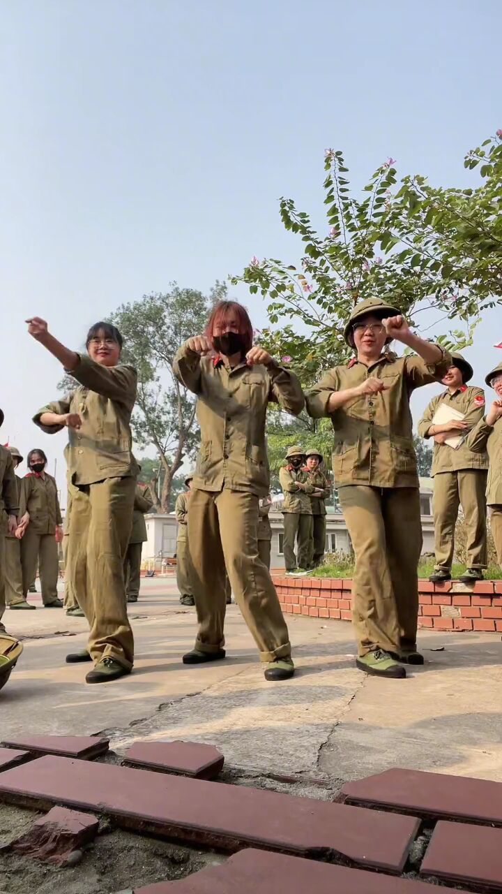 目前越南年轻人最流行的热舞.#越南 #越南女孩