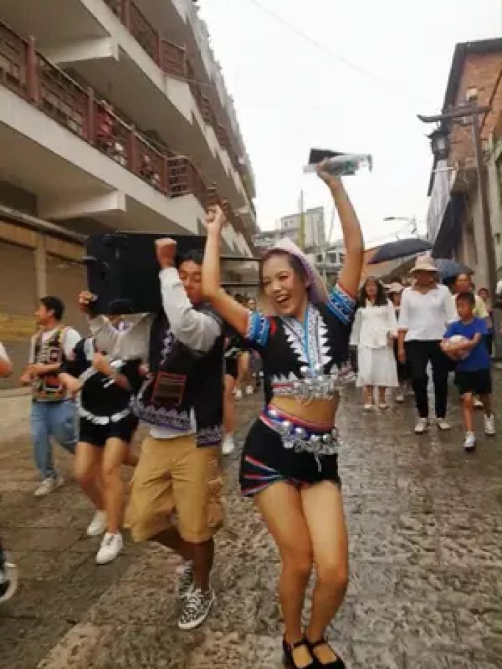 "摩托舞"来啦刻在红河人骨子里的舞蹈dna节奏感太强根本停不下来编辑